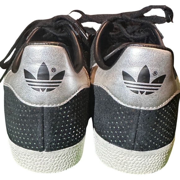 Adidas Gazelle Black Suede Silver
Dots trainers Women's Size 7.5 - Picture 5 of 8
